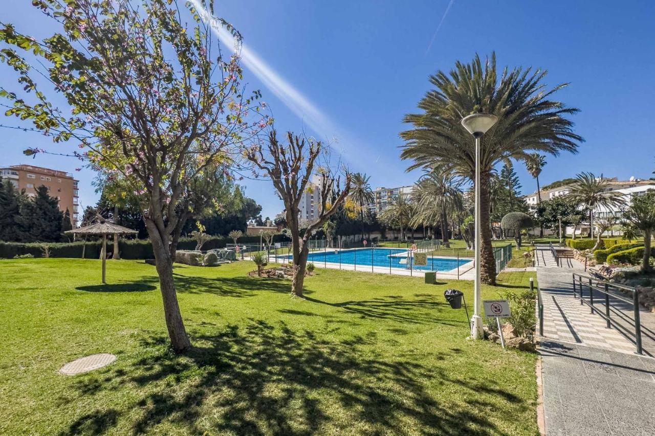Apartamento Acogedor, Terraza, Piscina Y Mar 贝纳尔马德纳 外观 照片